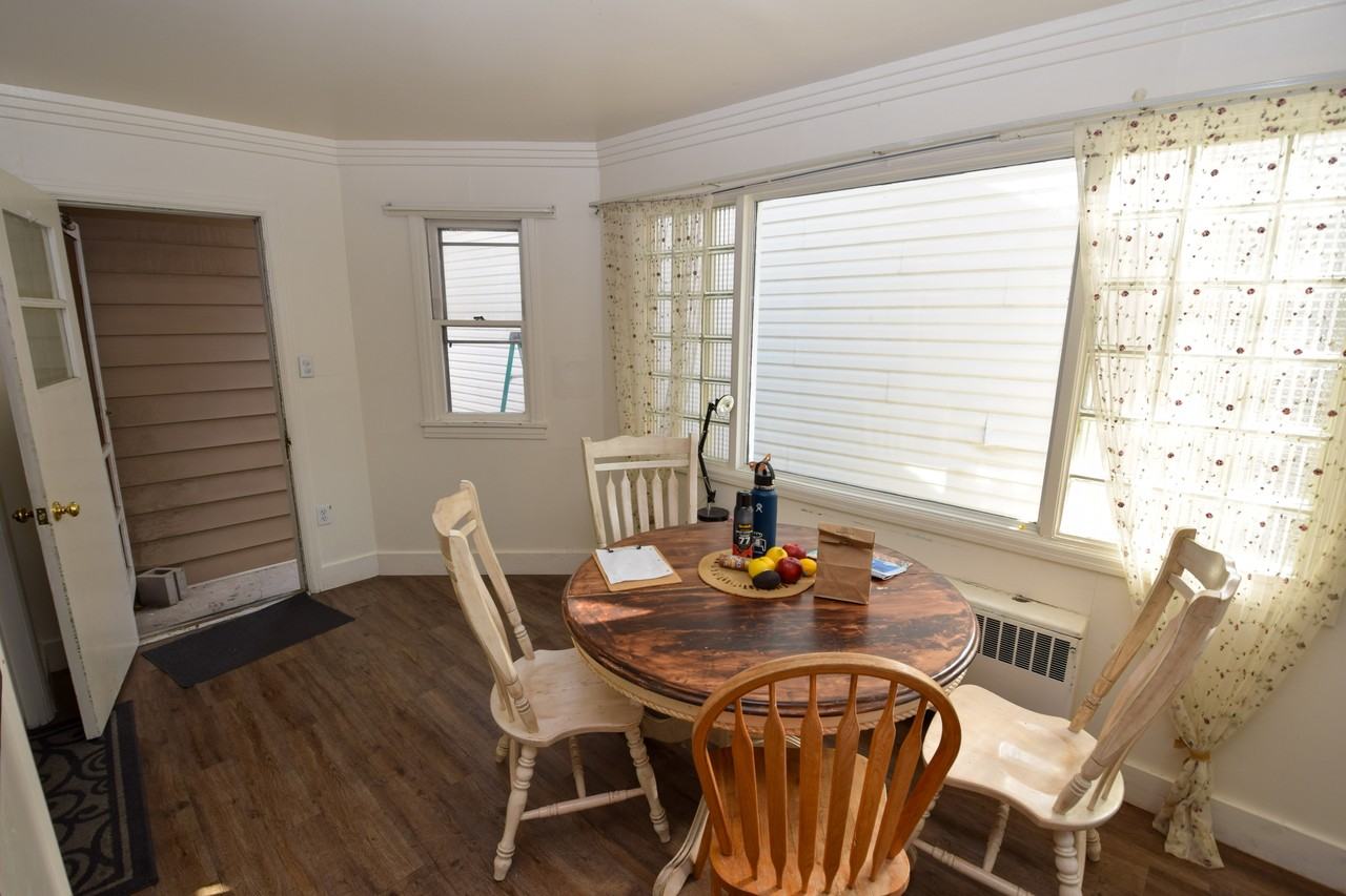 686 Darwin Avenue - Photo 3 of 16
