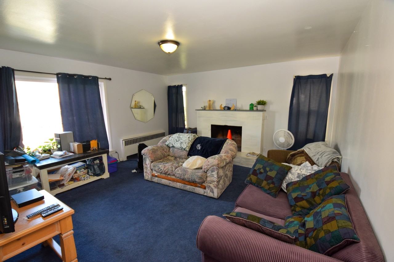 686 Darwin Avenue - Photo 6 of 16