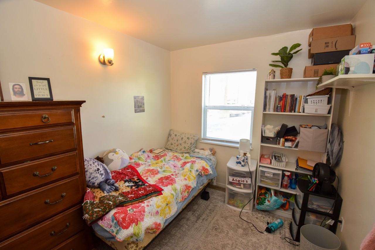 686 Darwin Avenue - Photo 7 of 16