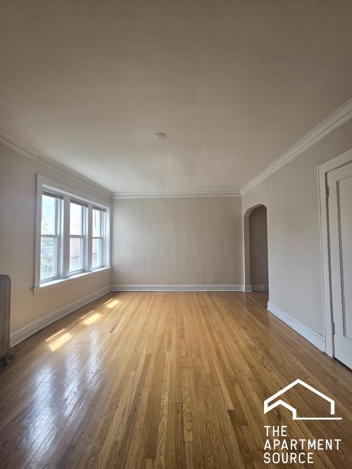 1934 W Estes Ave #1E