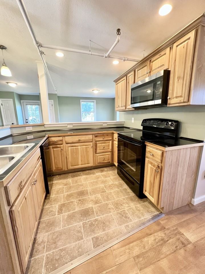 132 Middle Street - Photo 2 of 22