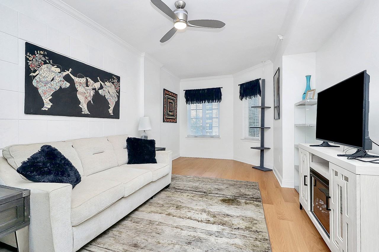 300 West 5th Street #431 - Photo 5 of 37