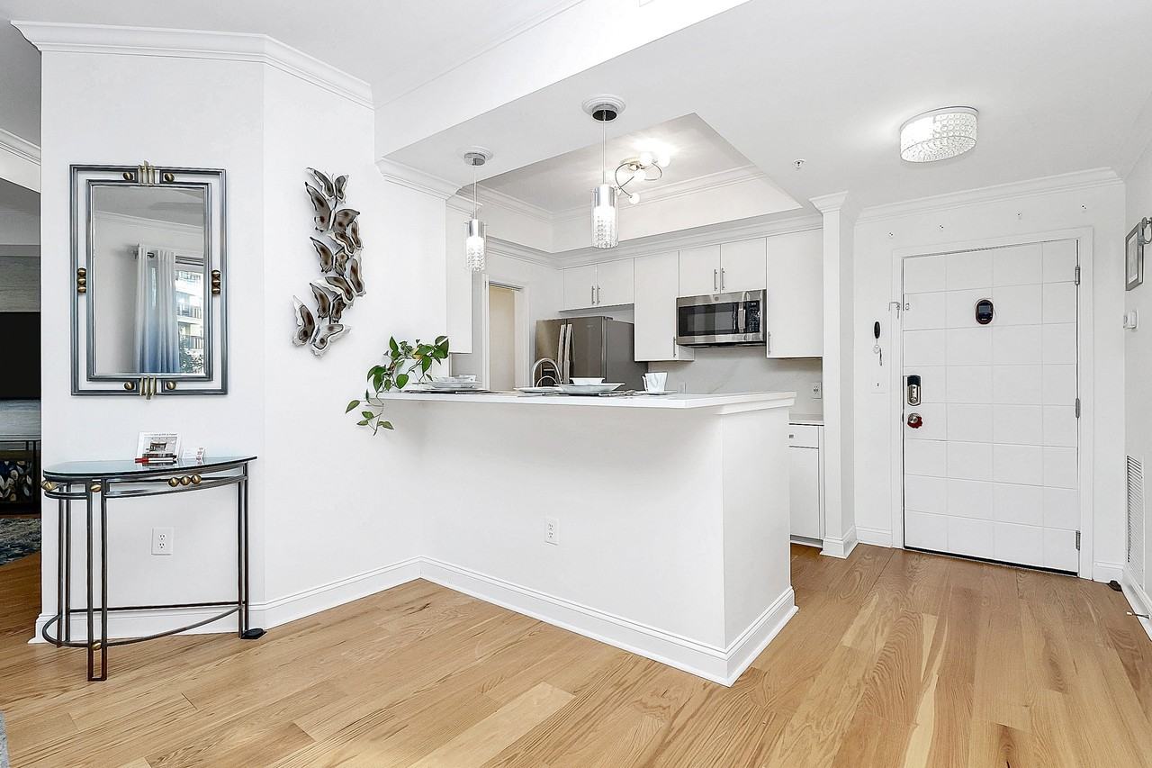300 West 5th Street #431 - Photo 7 of 37