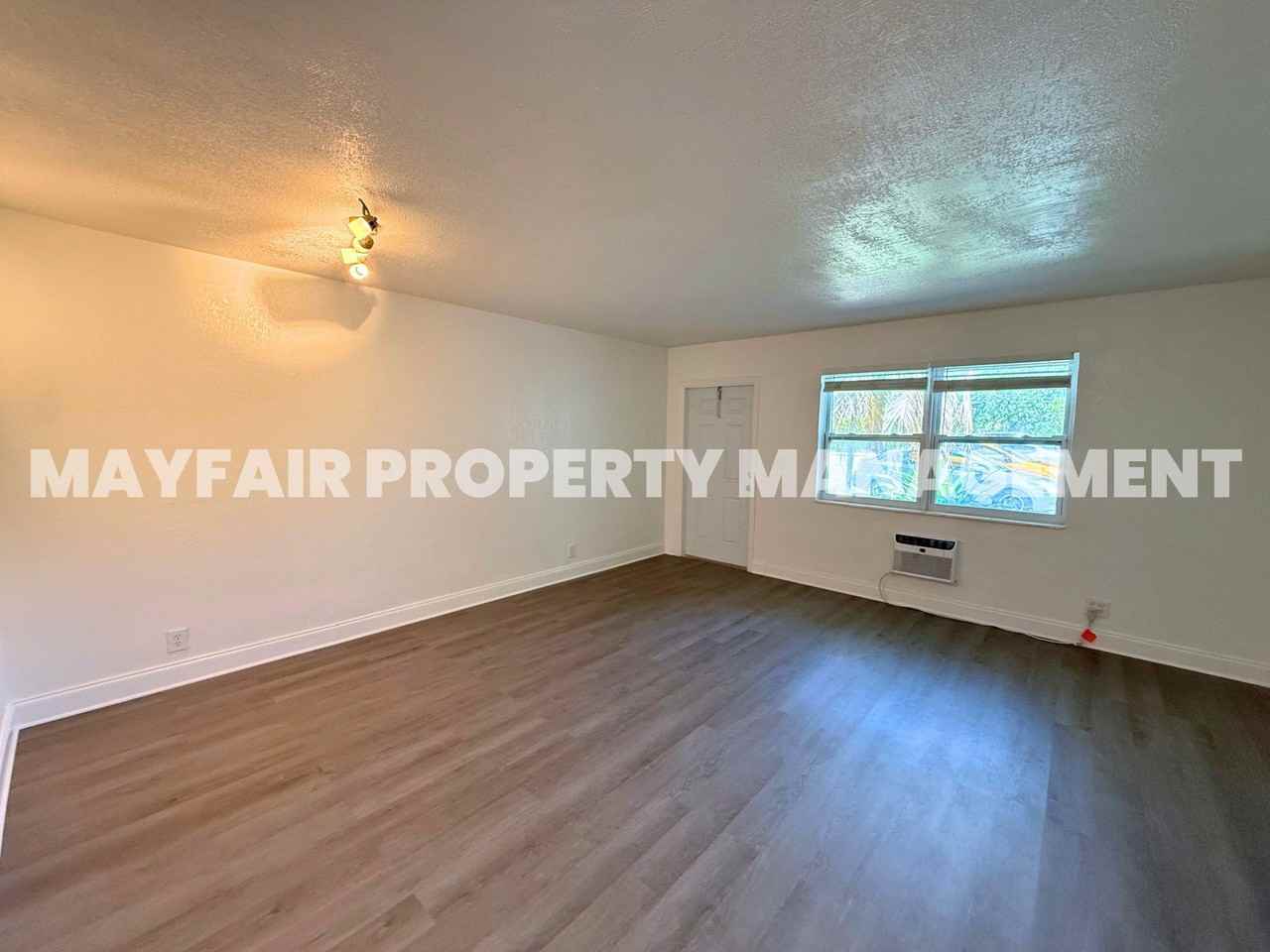 240 Southwest 8th Street - Photo 4 of 40