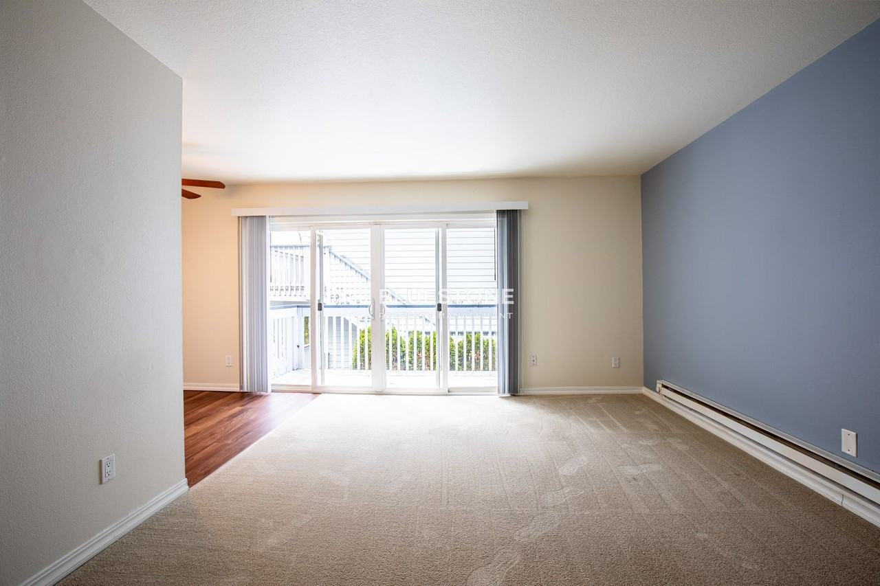 Dutch Village Apartments - Photo 7 of 42