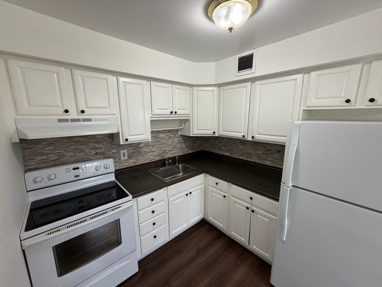 227 Whiteland Avenue - Photo 2 of 26