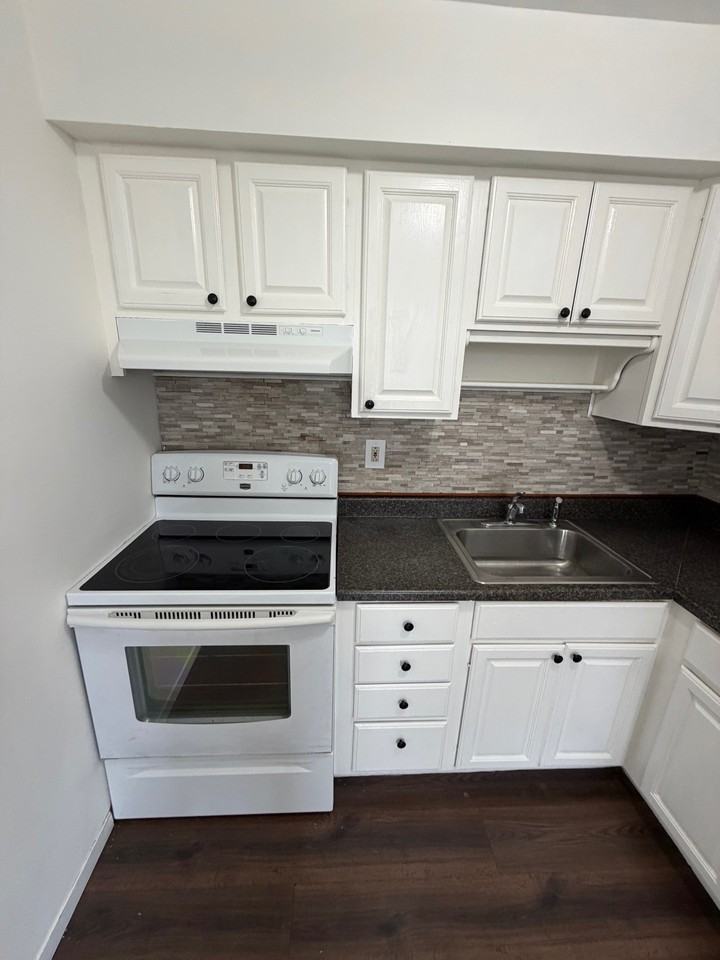 227 Whiteland Avenue - Photo 3 of 26