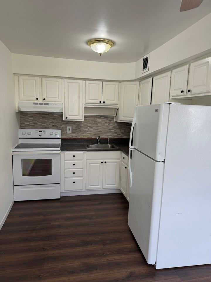227 Whiteland Avenue - Photo 5 of 26