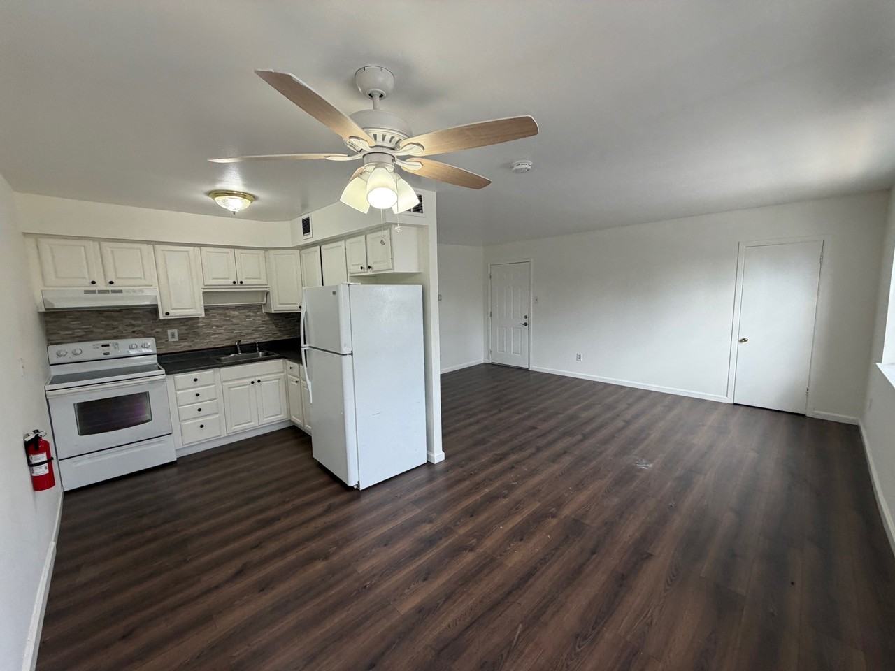 227 Whiteland Avenue - Photo 6 of 26