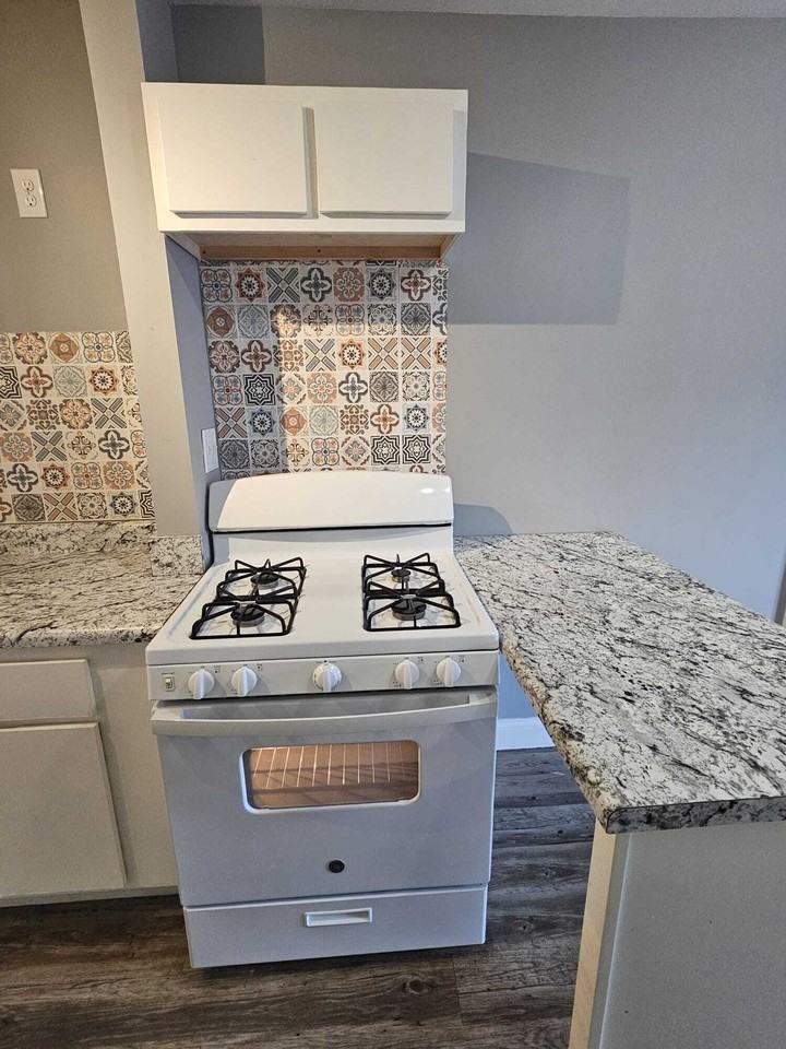 205 East Nettleton Avenue - Photo 3 of 13