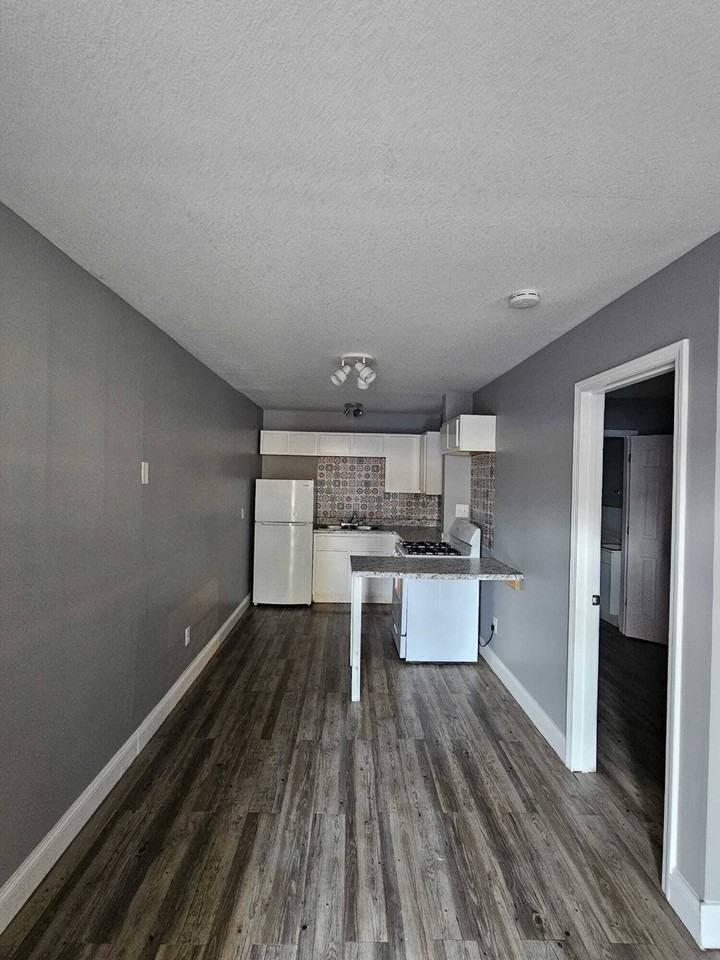 205 East Nettleton Avenue - Photo 4 of 13