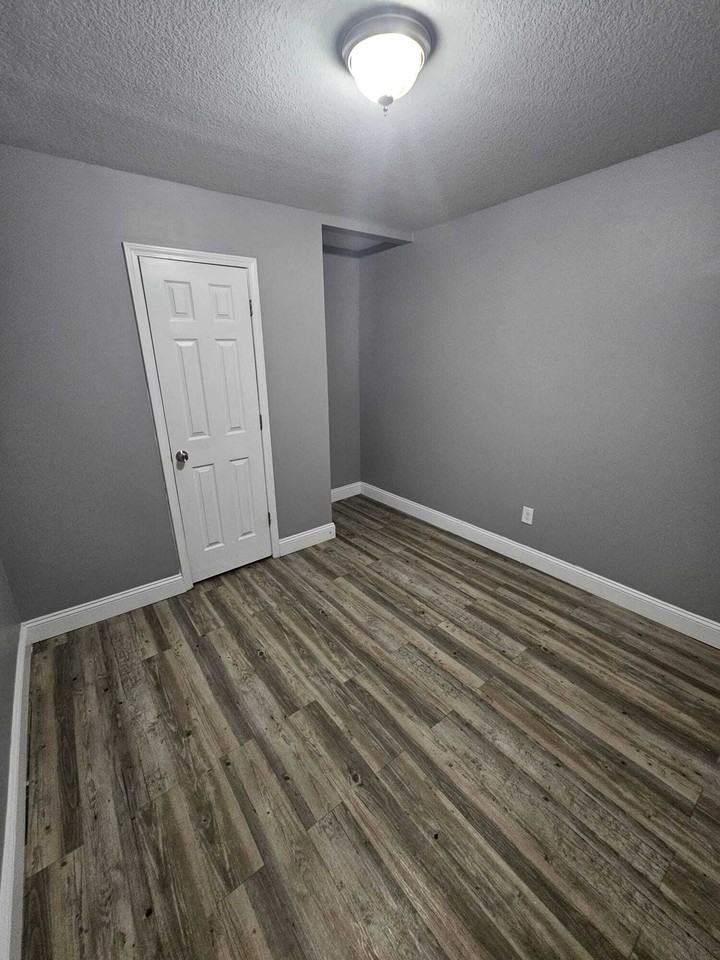 205 East Nettleton Avenue - Photo 6 of 13