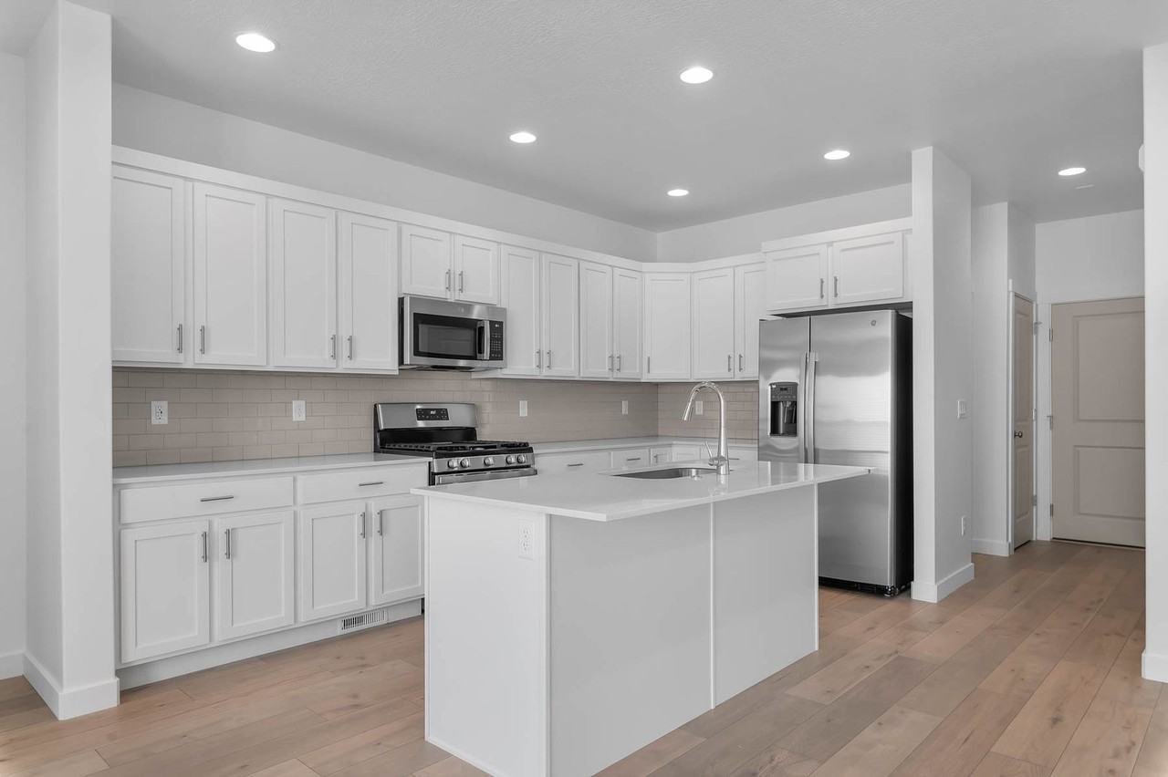 1596 E 6785 N - Photo 2 of 25