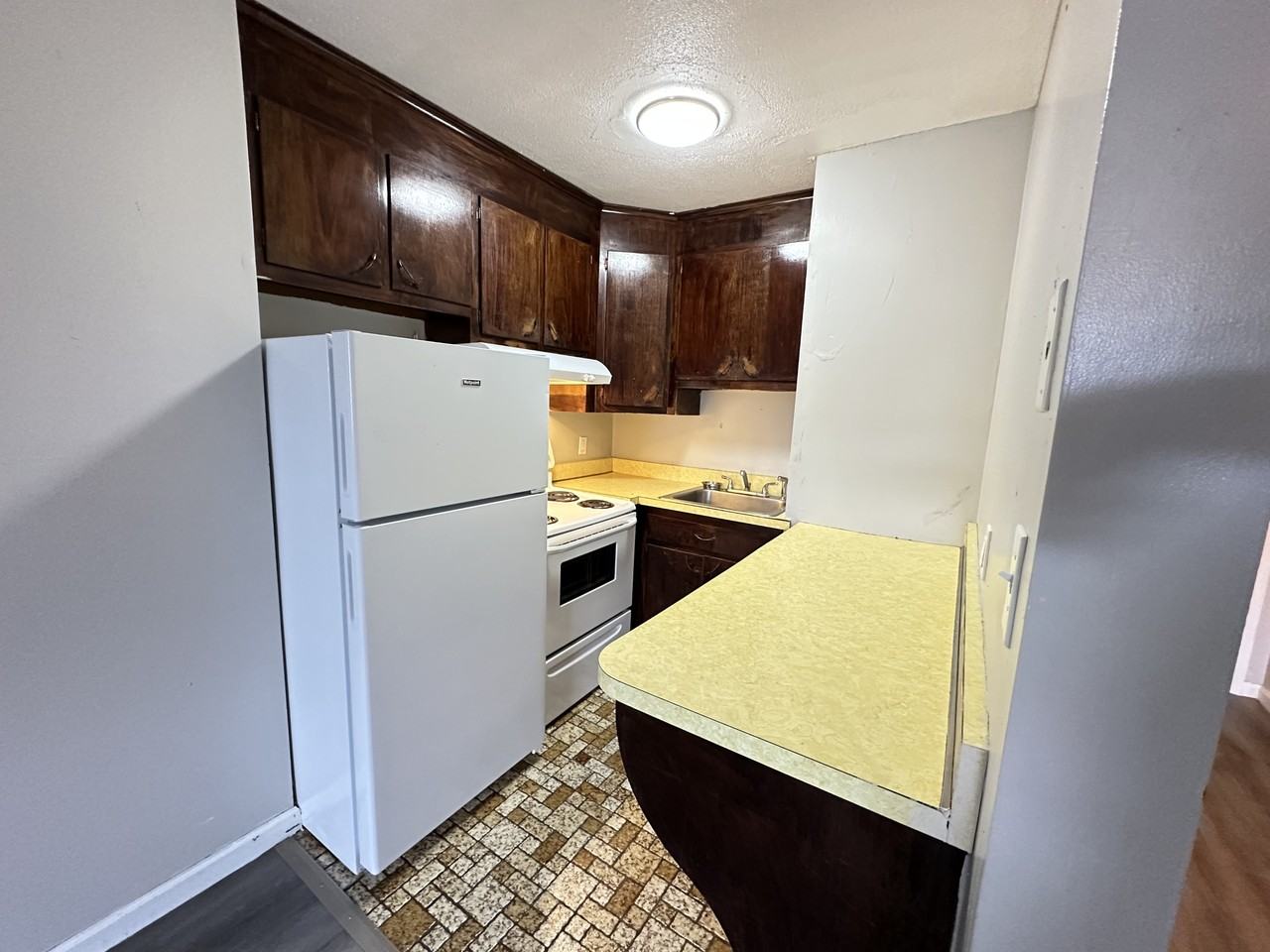 12 West Main Street - Photo 2 of 5