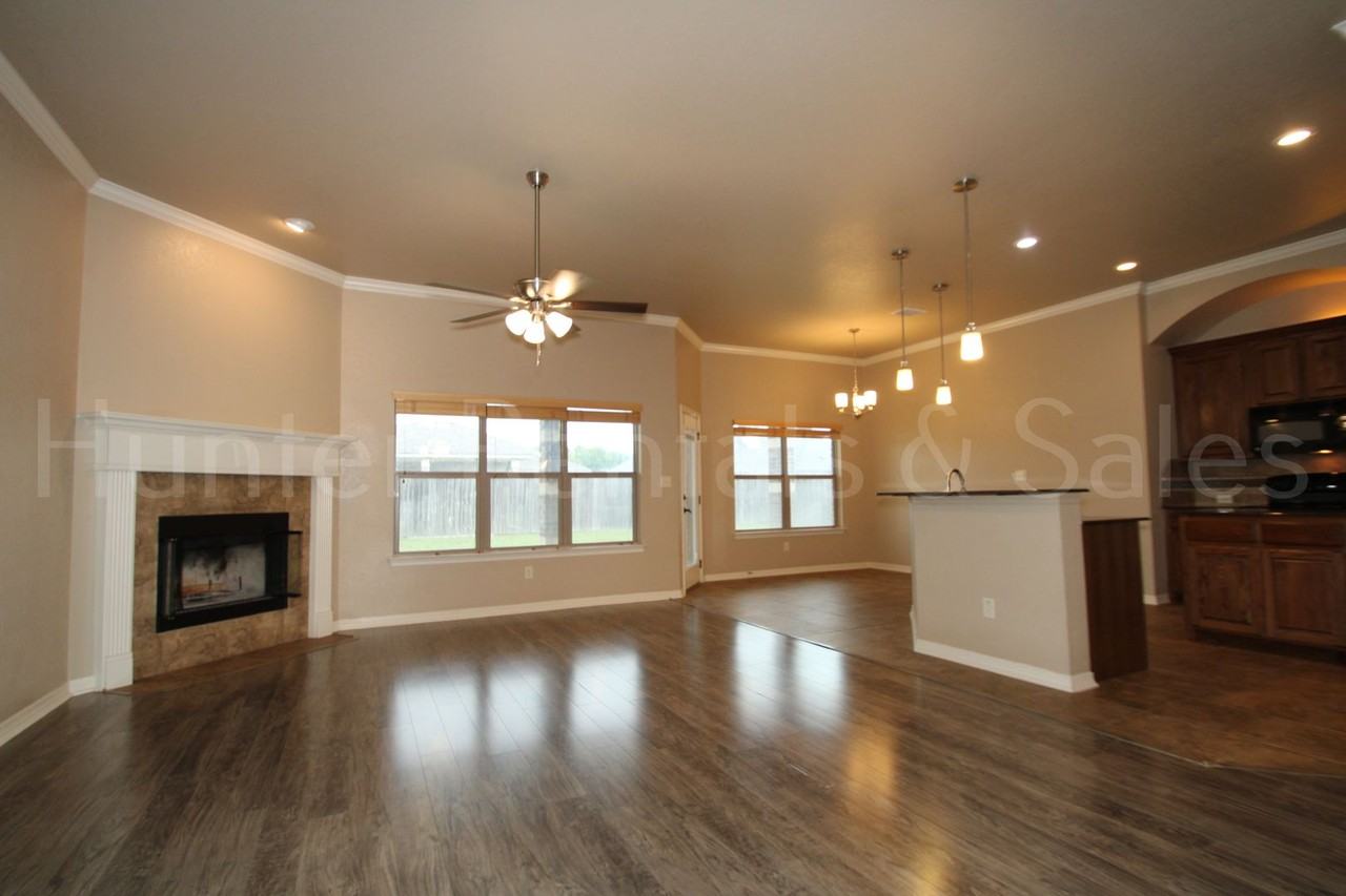 3114 Matador Dr - Photo 5 of 34