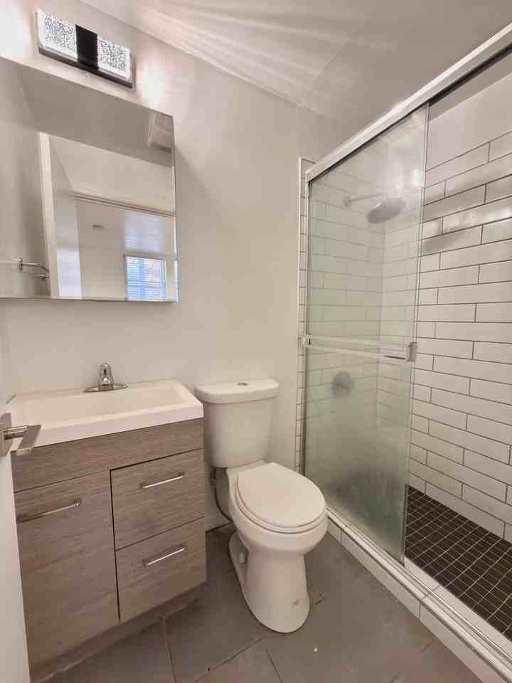 139 East Clifton Ave - Photo 7 of 7