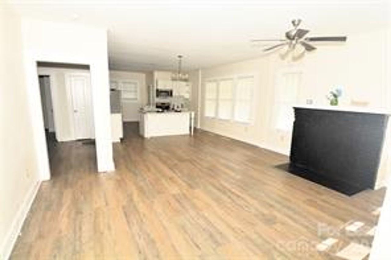 4101 Gossett Ave - Photo 5 of 8