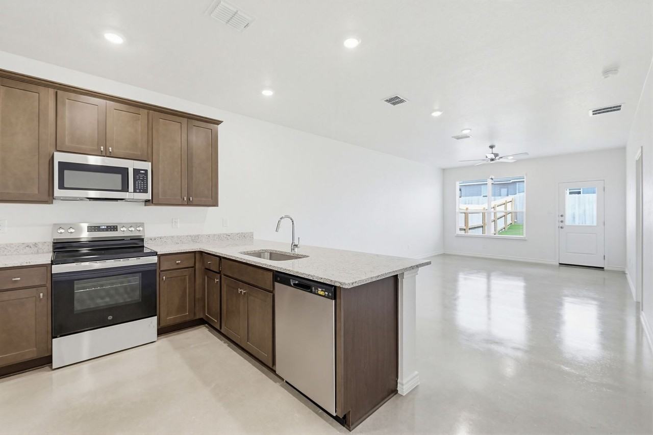 3803 Sugar Hackberry Trl - Photo 2 of 15