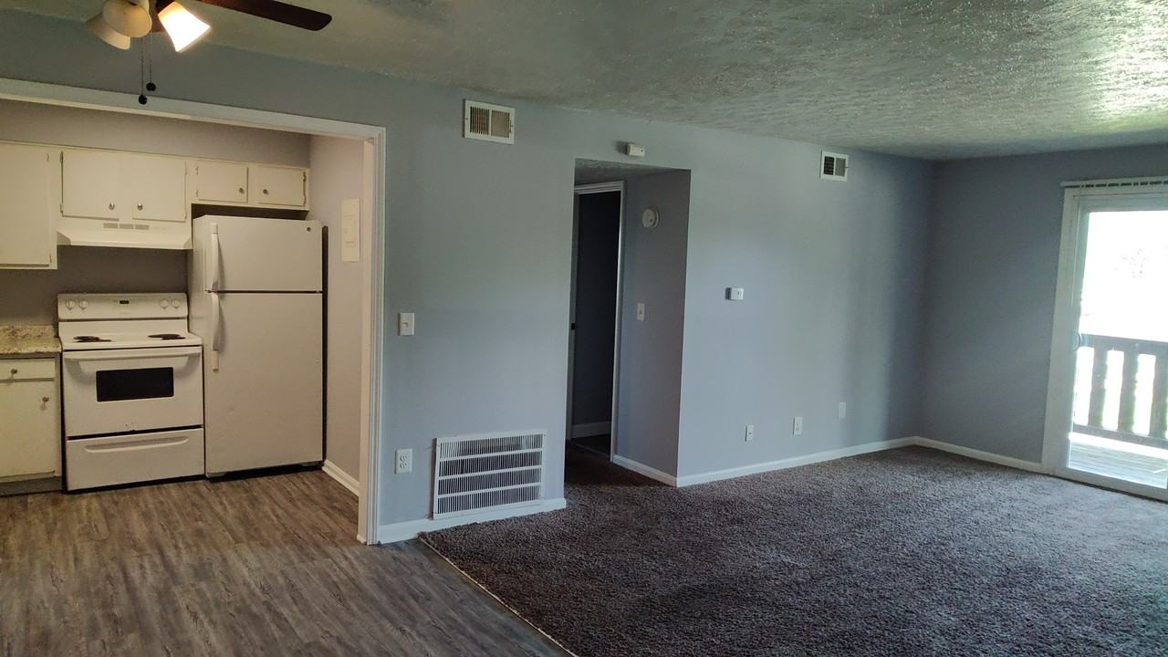 4500 Landside Drive - Photo 4 of 7