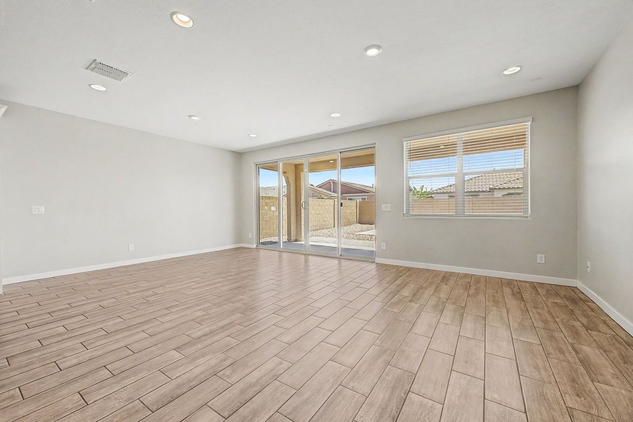 2303 E Citadel Dr - Photo 5 of 30