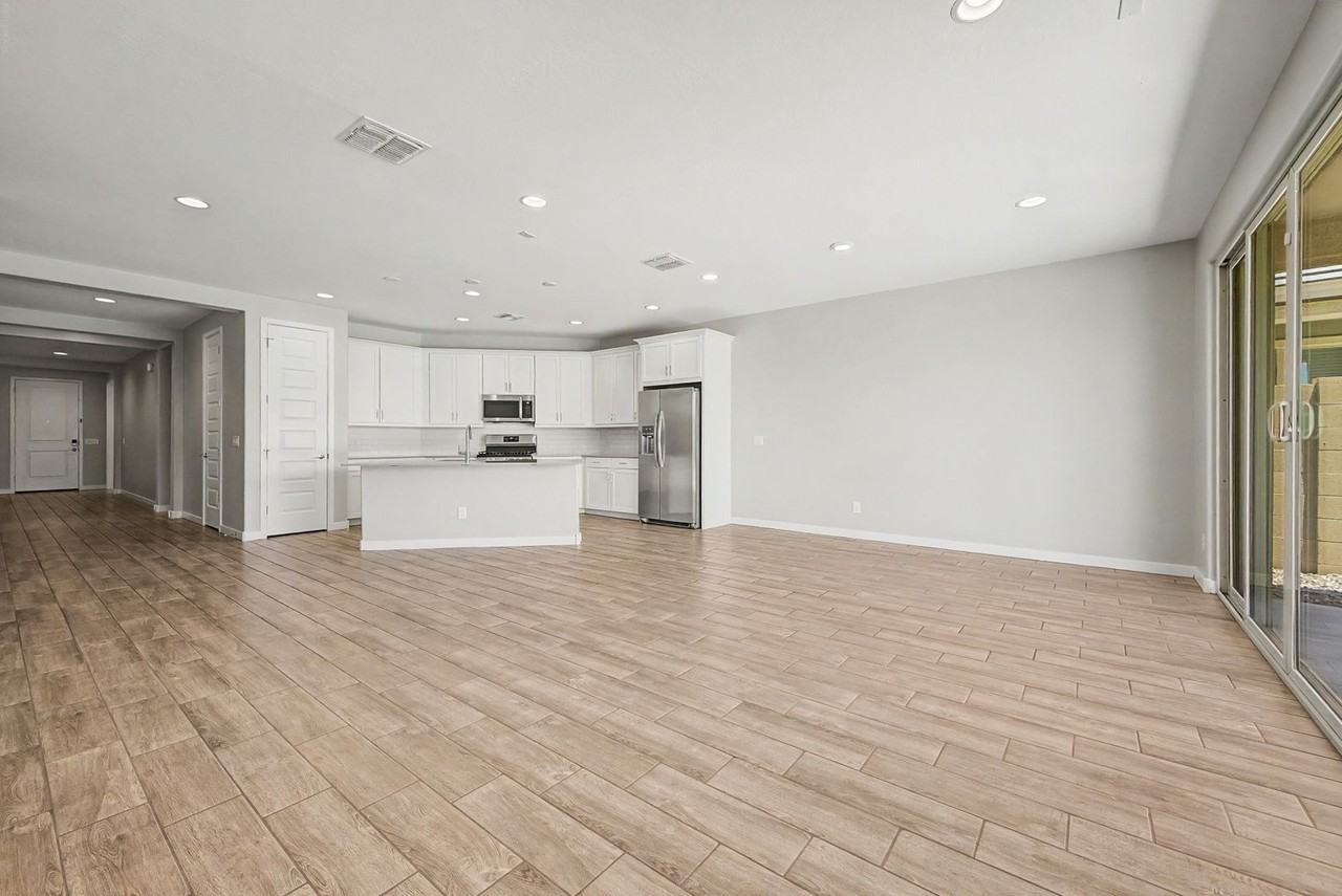 2303 E Citadel Dr - Photo 6 of 30
