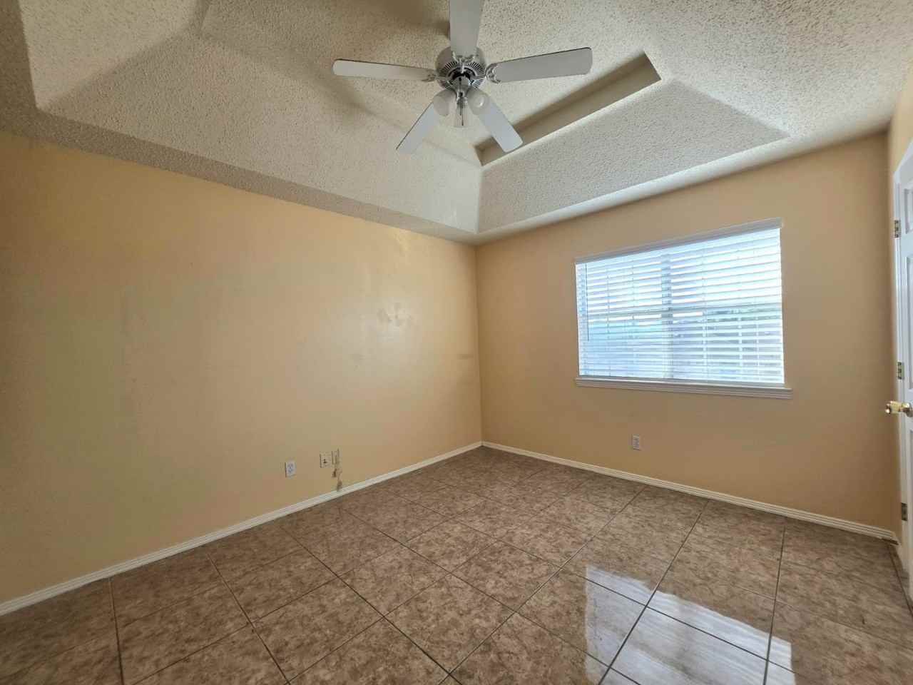 1804 Oasis Avenue - Photo 6 of 10