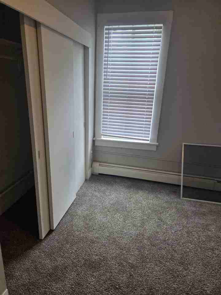 411 Barney Street - Photo 4 of 8