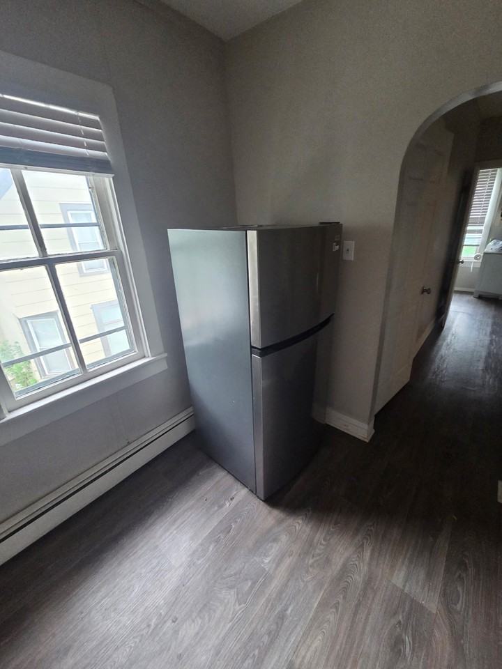 411 Barney Street - Photo 5 of 8