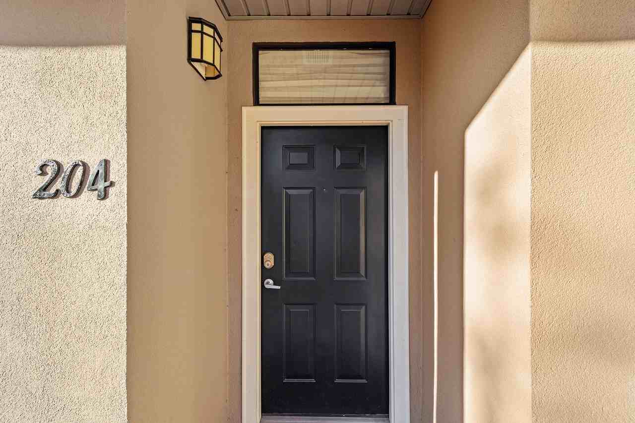 20 Sw 6th St #1 - Photo 5 of 17