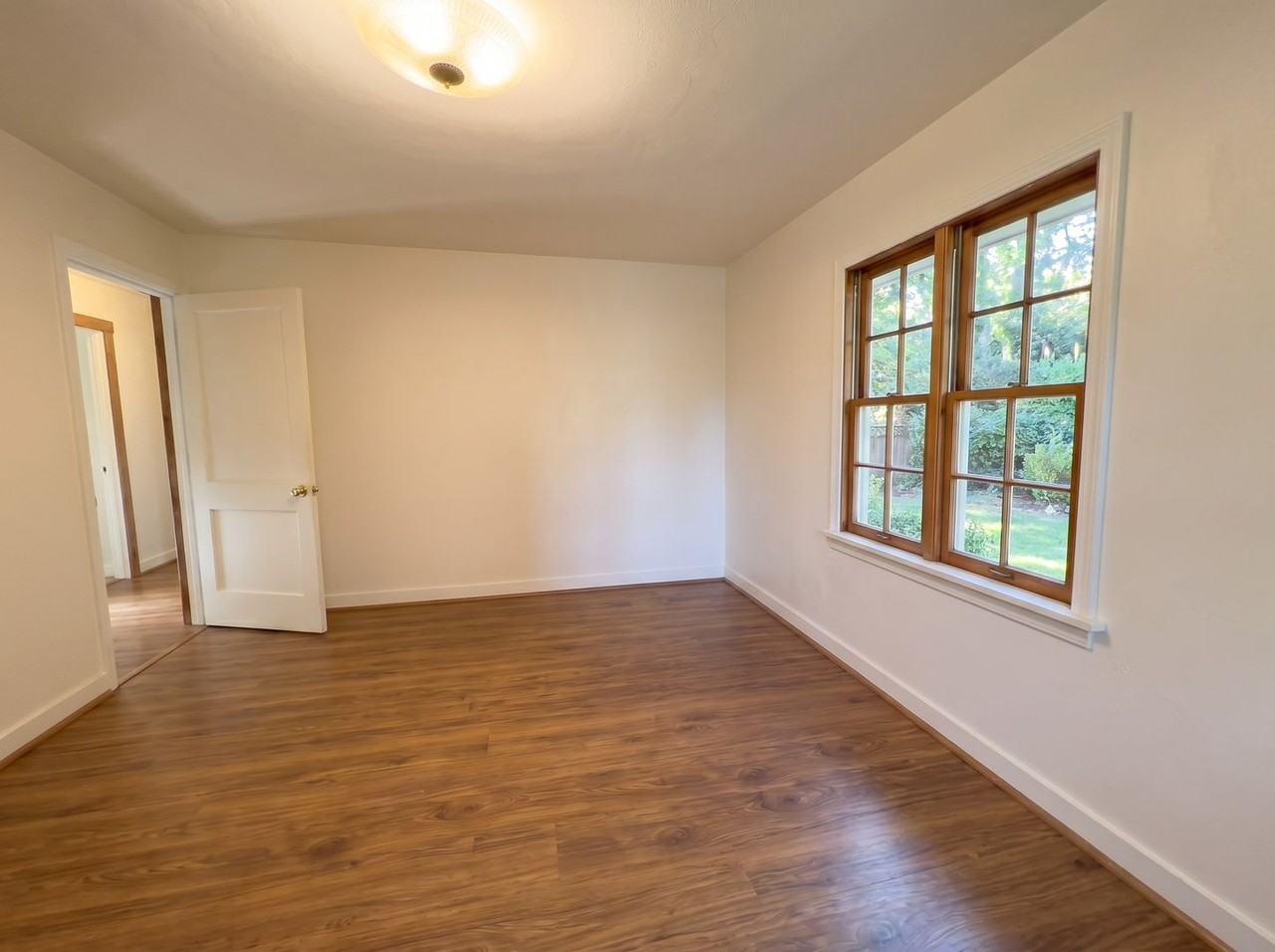 1936 Frisco Ave - Photo 5 of 7