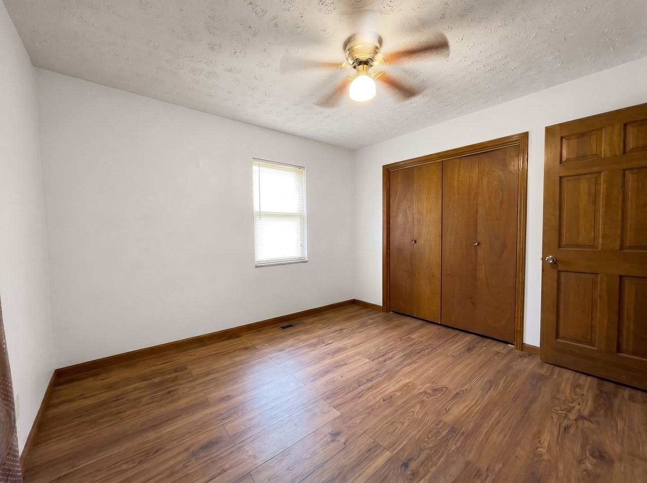 1936 Frisco Ave - Photo 6 of 7