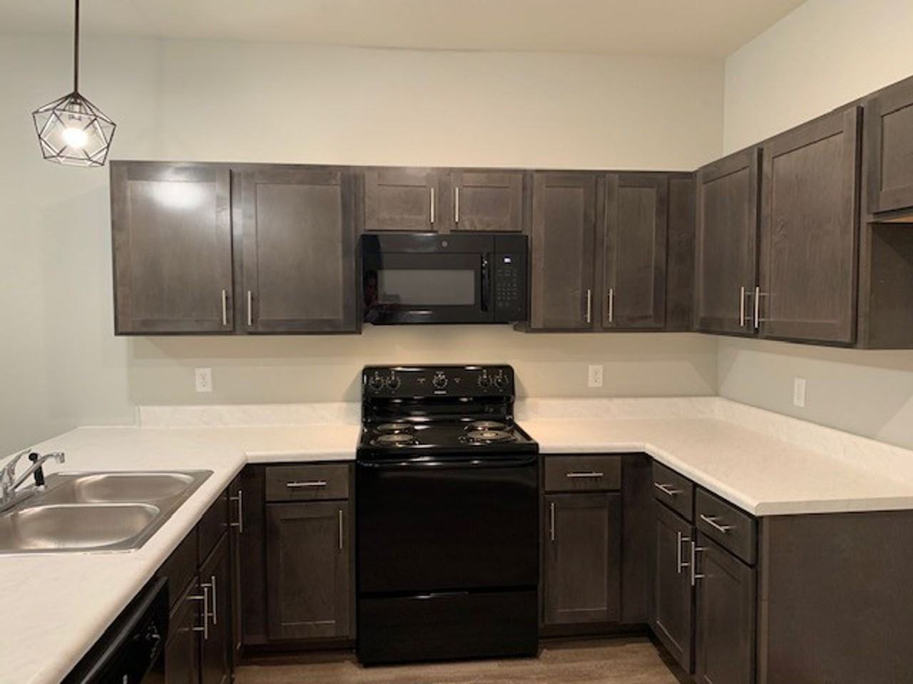 1713 Springhill Pl #B - Photo 4 of 14