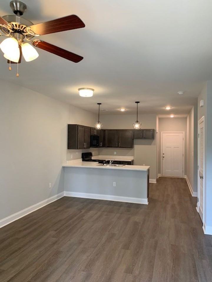1713 Springhill Pl #B - Photo 5 of 14