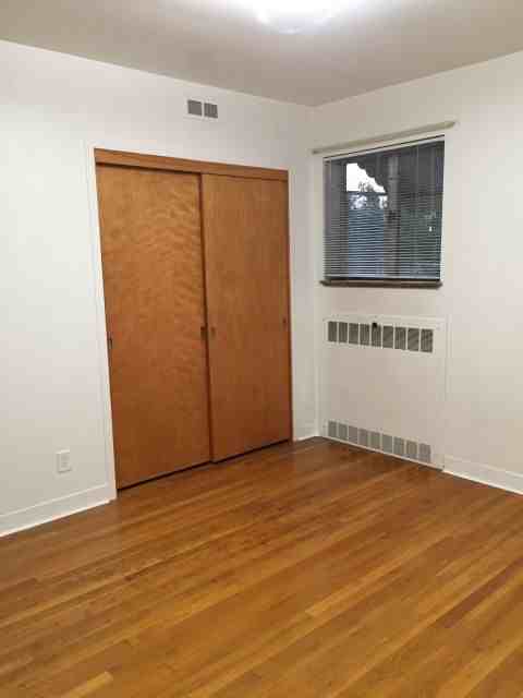421 5th St W #2 - Photo 4 of 7