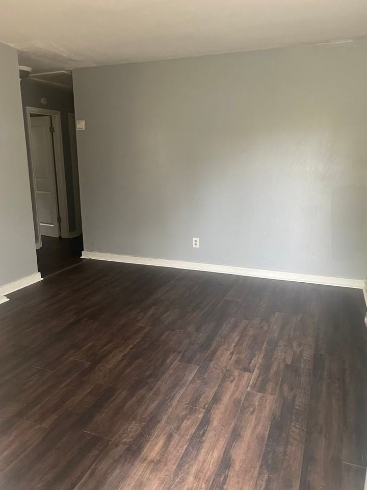 1312 Richmond Ave - Photo 3 of 9