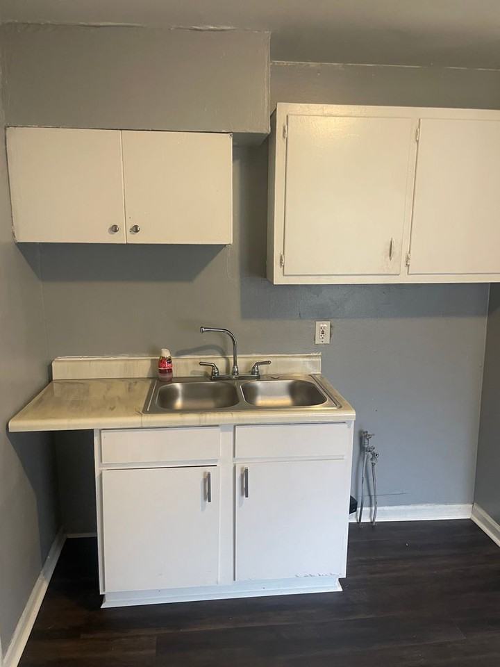1312 Richmond Ave - Photo 5 of 9