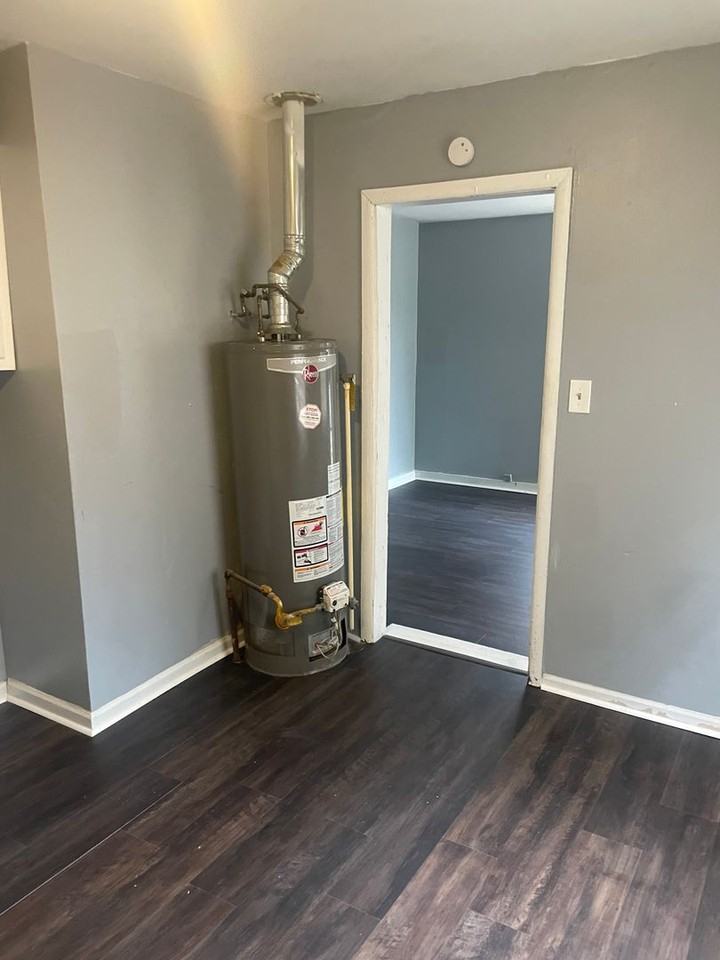 1312 Richmond Ave - Photo 6 of 9
