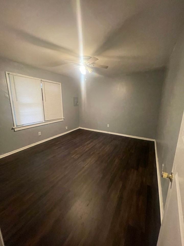 1312 Richmond Ave - Photo 7 of 9