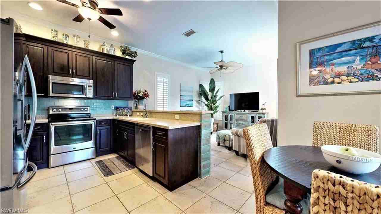 8995 Spring Mountain Way - Photo 6 of 22