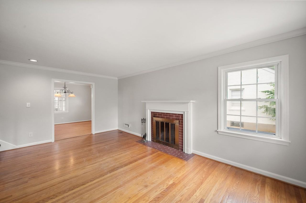 812 Beechwood Rd - Photo 5 of 40
