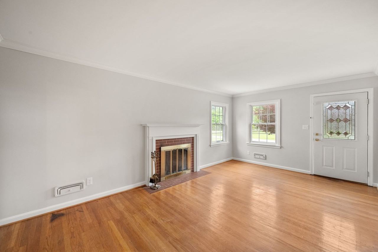 812 Beechwood Rd - Photo 6 of 40
