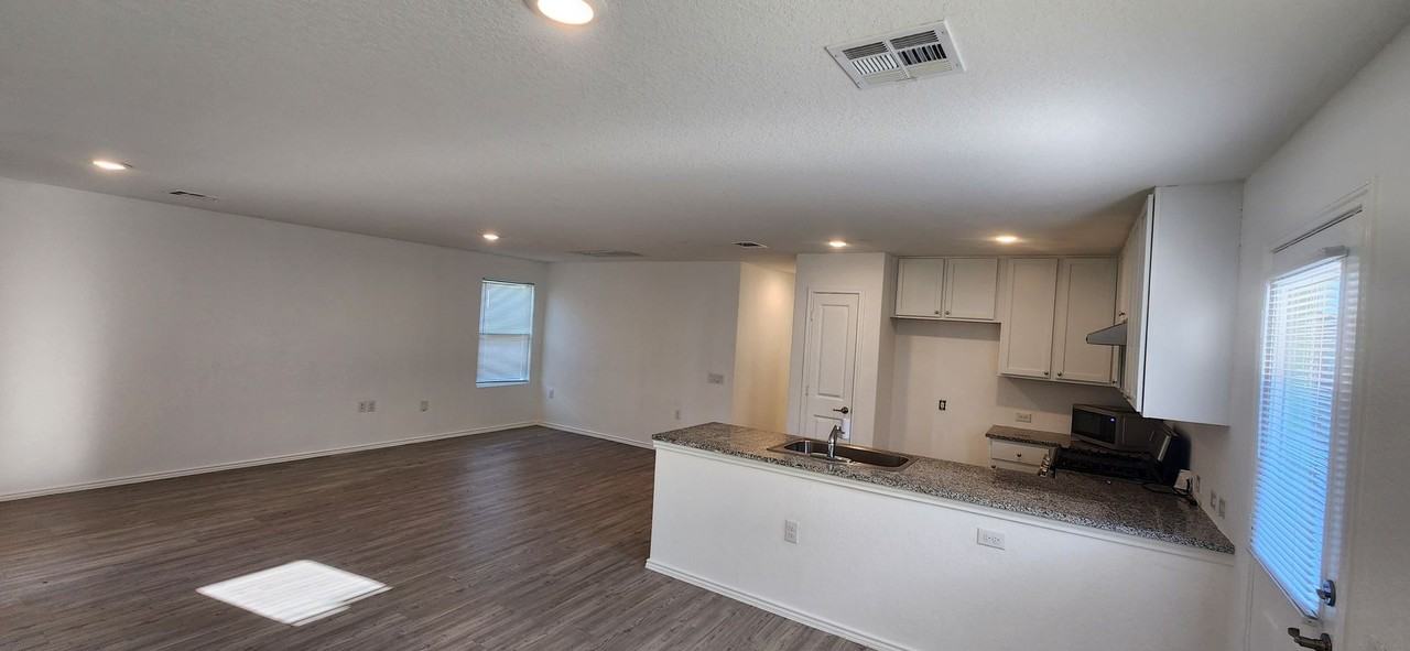 4534 Zoe Pass - Photo 3 of 21