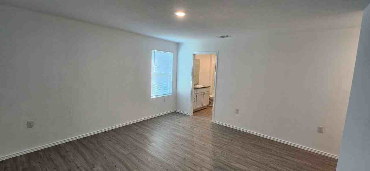 4534 Zoe Pass - Photo 7 of 21