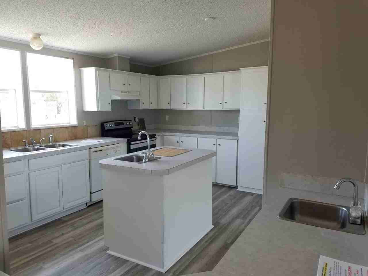 110 Ne 68th Ct - Photo 3 of 17