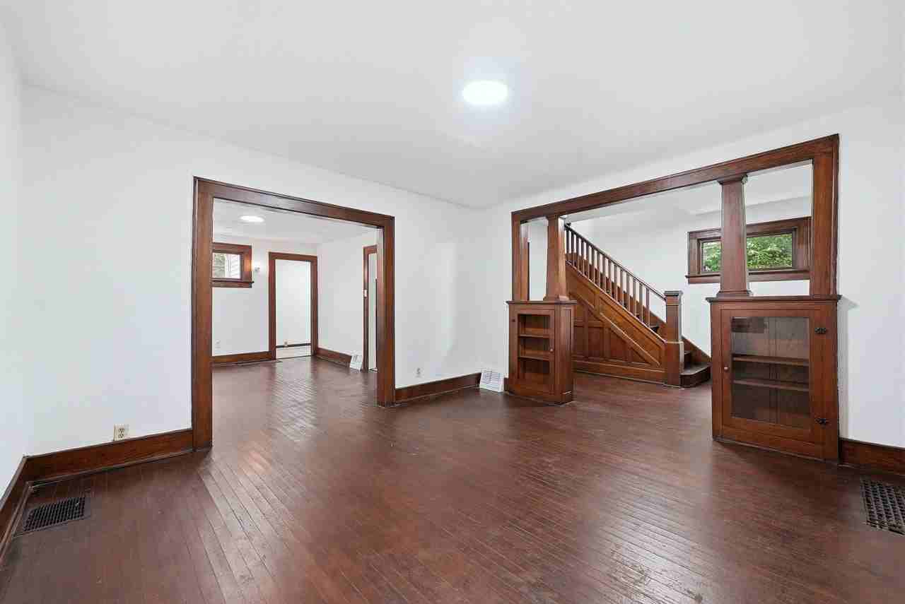2806 New Haven Ave - Photo 2 of 36