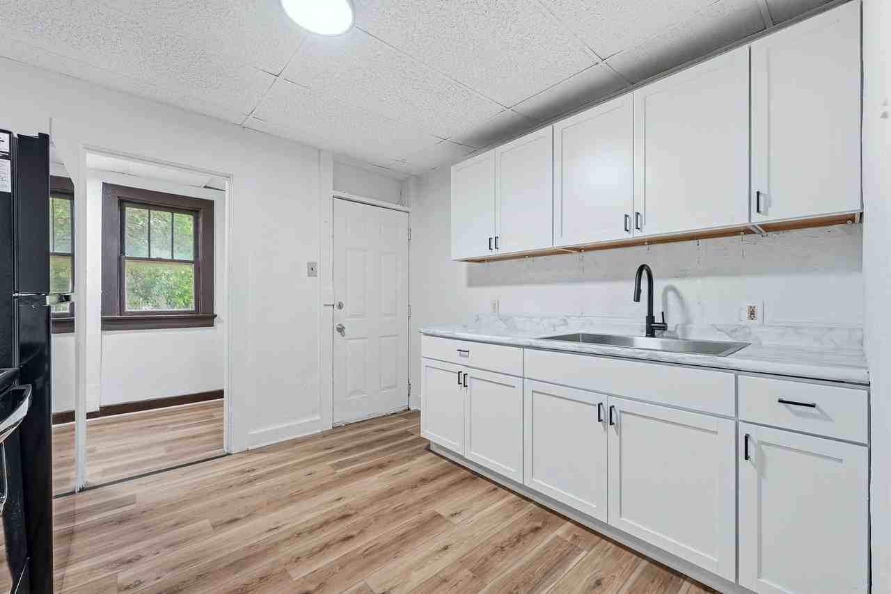 2806 New Haven Ave - Photo 4 of 36