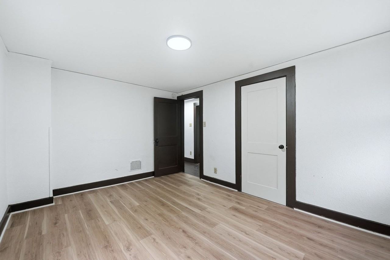 2806 New Haven Ave - Photo 5 of 36