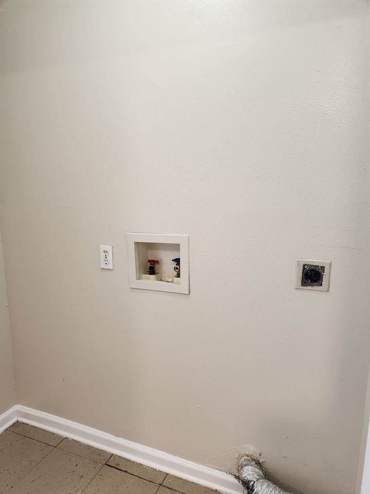 9062 Cedar Ct - Photo 5 of 10