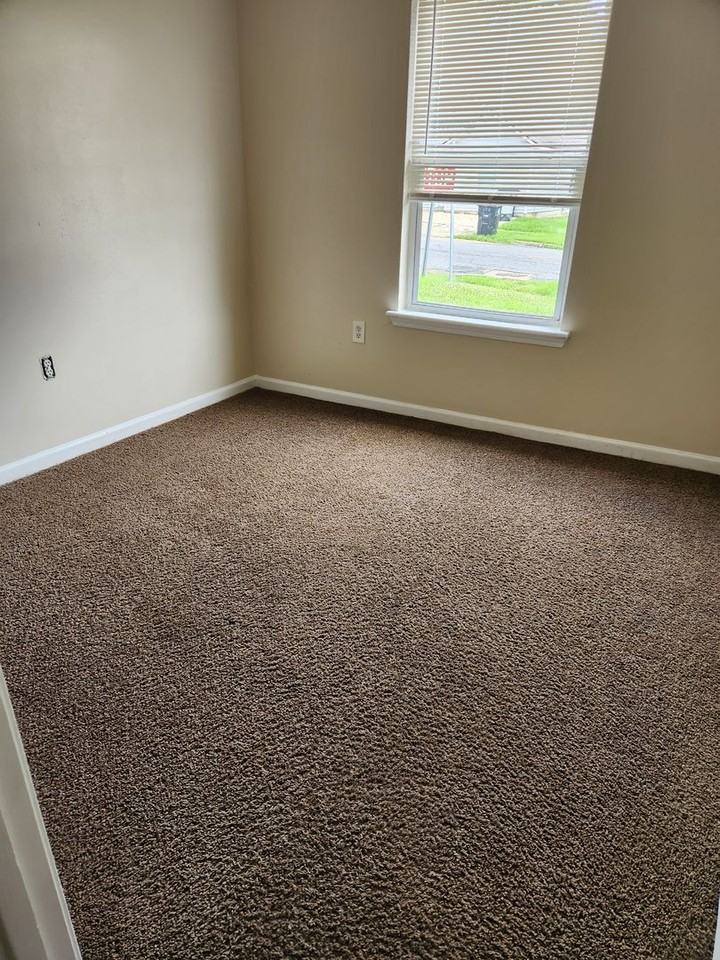 9062 Cedar Ct - Photo 6 of 10
