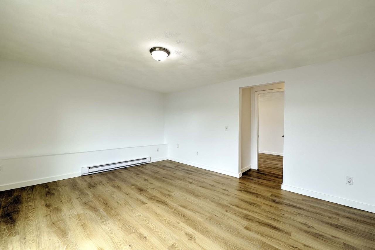 855 Providence Street - Photo 3 of 28